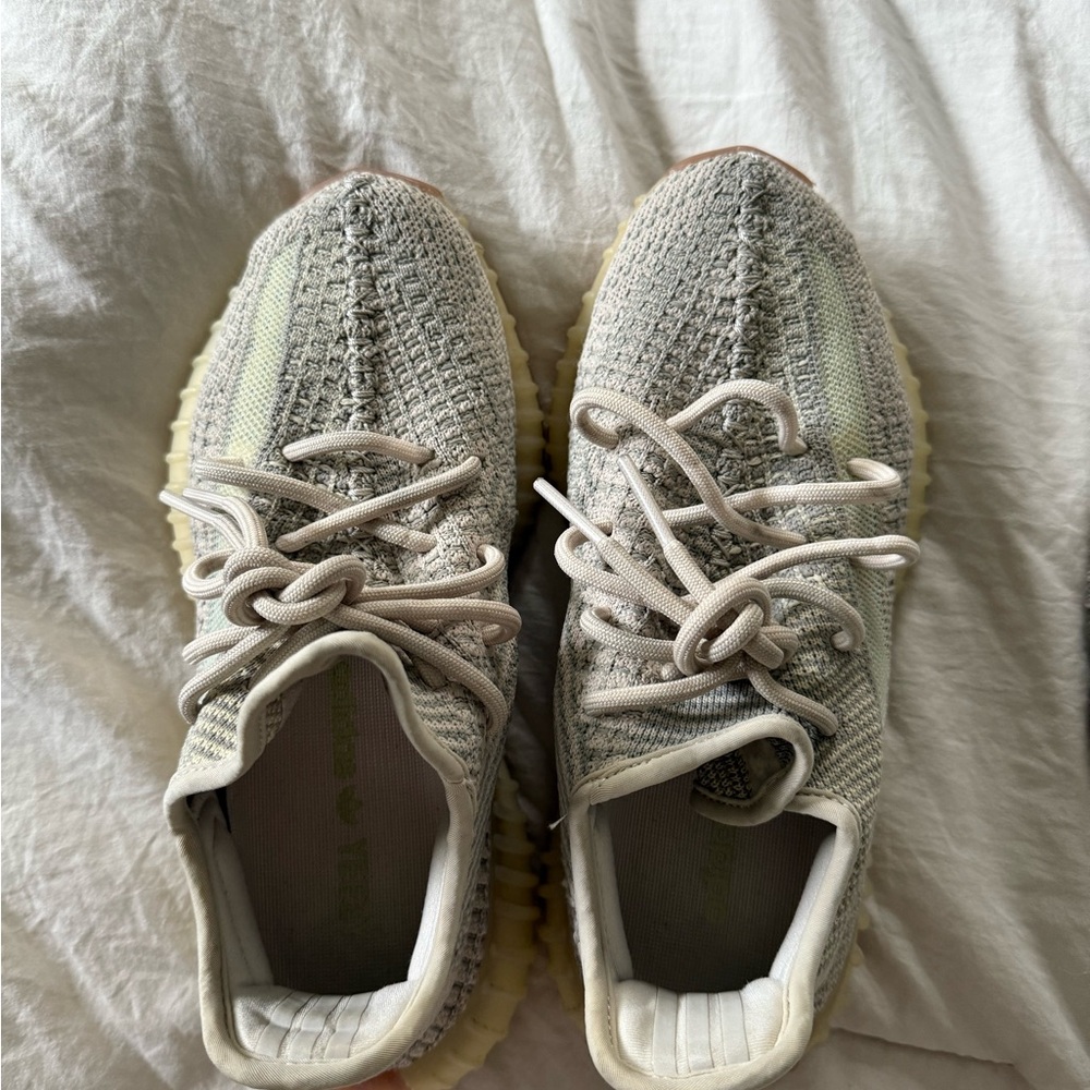 Men’s Yeezys size 5, Women’s 7!